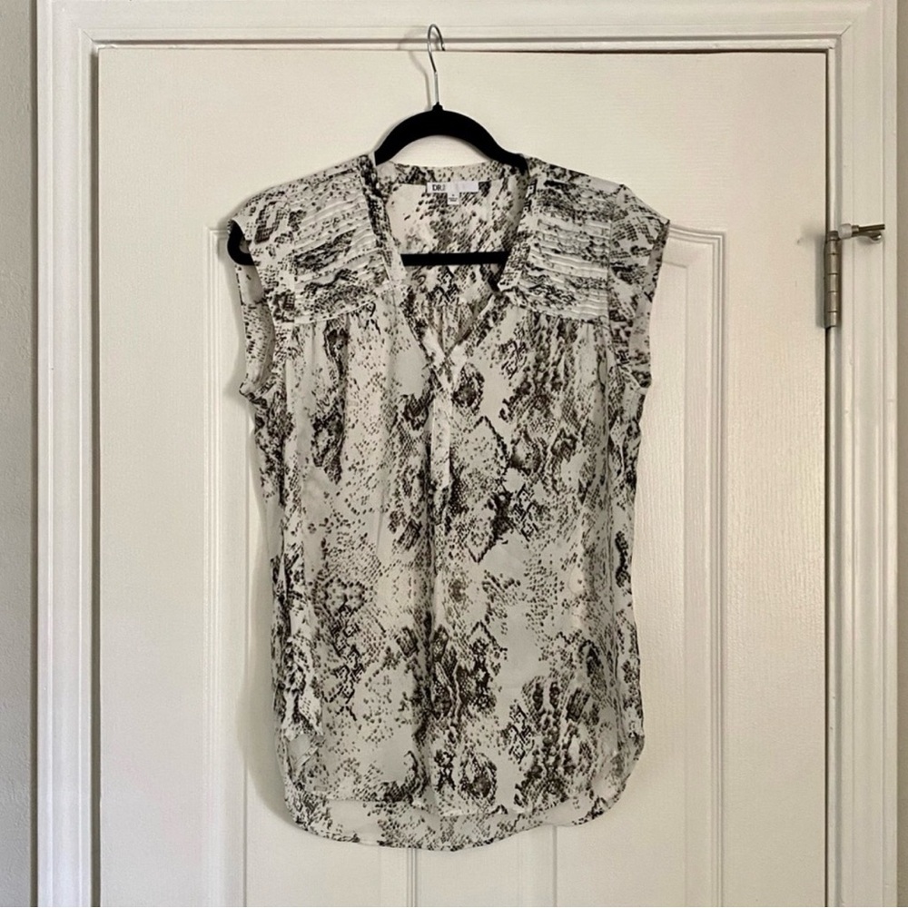 DR2 Sleeveless Snake-Print Blouse - Black & White